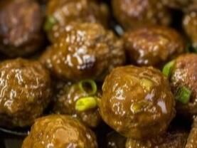 Crockpot Mississippi Meatballs: A Flavorful, Easy-to-Make Comfort Food - NewsBreak Mississippi Meatballs Crockpot, Mississippi Meatballs, Ultimate Green Bean Casserole, Mini Meatloaf Muffins, Meatballs Crockpot, Cracker Barrel Chicken, Meatloaf Casserole, Smoked Meatloaf, Easy Crepe Recipe