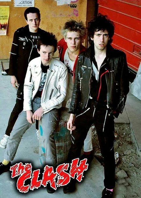 The Clash Roof Photoshoot, The Clash Band, Mick Jones, Punk Boy, New Wave Music, 70s Punk, British Punk, Joe Strummer, Punk Scene