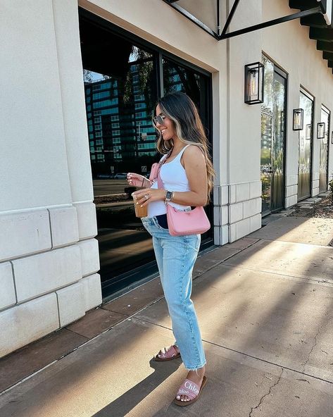 50 Cute Pregnancy Outfits To Try While You Can Maternity Jeans Outfit Summer, Maternity Denim Outfit, Styling Maternity Jeans, Jean Maternity Outfits, Casual Maternity Outfits Spring, Abercrombie Maternity Jeans, Pregnancy Outfits Spring 2024, Spring Maternity Outfits 2024, Maternity Outfits With Jeans