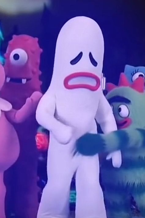 no brobee Increasingly Verbose, Cute Blob Character, Baked Beans Meme Funny, Yo Gabba Gabba Brobee, Brobee Yo Gabba Gabba, Leafy Bfb Memes, Yo Gabba Gabba, Gabba Gabba, Morning Cartoon