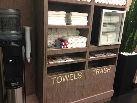 Workout- Love this station in any Starwood-Chilled towels! Gym Towel Station, Fitness Storage, Fitness Center Design, Gym Plans, Boutique Gym, Home Gym Basement, Workout Stations, Basement Gym, Hotel Gym