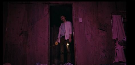 Justin Long stands in a doorway to a purple pink room Barbarian 2022, Barbarian Movie, Movie 43, Justin Long, Alvin And The Chipmunks, Film Grab, Scary Movie, Movie Stills, Phone Themes