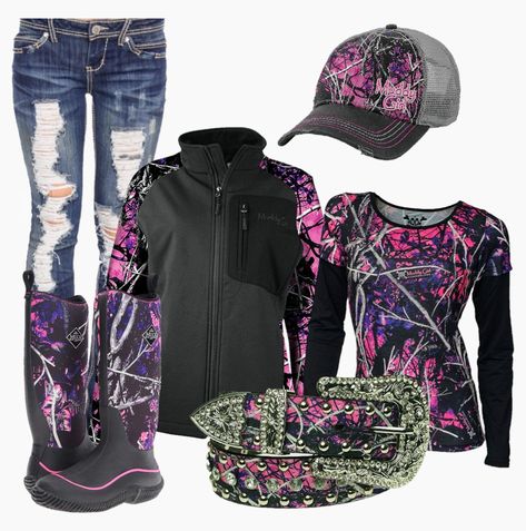 Girl Truck, Camo Clothes, Country Western Outfits, Country Outfits Women, Muddy Girl Camo, Camo Gear, Girl Camo, Country Outfit, Batman Outfits