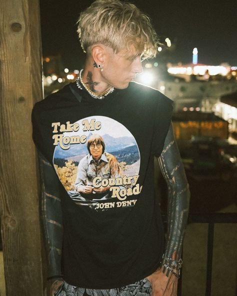 mgk (@machinegunkelly) • Instagram photos and videos Dominic Harrison, Colson Baker, Country Roads Take Me Home, Mötley Crüe, Take Me Home, White Boys, Sabrina Carpenter, Eminem, Favorite Person