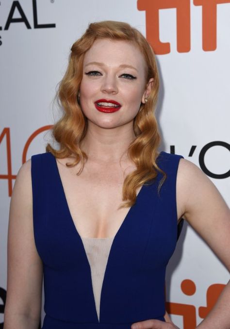 Sarah Snook Hair, Redheaded Actresses, Sara Snook, The Dressmaker, Shiv Roy, Hairstyle Color, Sarah Snook, Strawberry Blonde Hair Color, Beautiful Red Hair