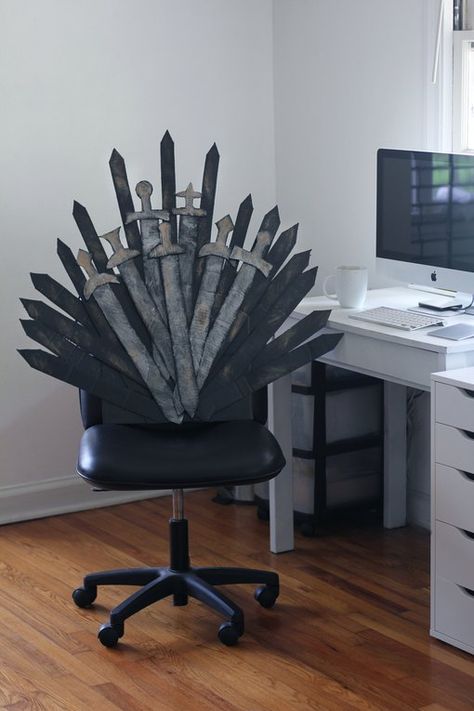 DIY 'Game of Thrones' Iron Throne Office Chair | eHow Thrones Chair, Game Of Thrones Chair, Oil Candles Diy, Game Of Thrones Decor, Medieval Halloween, Candle Diy Mason Jar, Diy Crafts Easy At Home, Staplers, King In The North