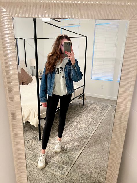 Legging Jean Jacket Outfit, Jean Jacket Leggings Outfit, Jean Jacket With Leggings Outfits, Jean Jacket And Leggings Outfit, Leggings And Jean Jacket Outfit, Styling Jean Jacket, Jean Jacket Outfits Aesthetic, Jean Jacket With Leggings, Jacket Leggings Outfit