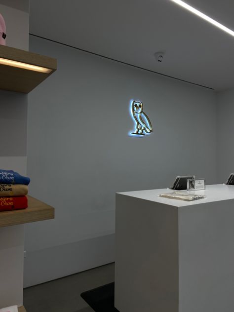 ovo owl logo in the back of the cashier desk Ovo Aesthetic, Ovo Store, 2024 Lifestyle, Ovo Drake, Drake Ovo, Aubrey Drake, Men Fashion Casual Outfits, A Pic, Aesthetic Wallpaper