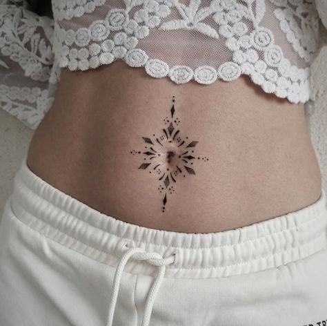 Above Belly Button Tattoos For Women, Mandala Belly Tattoo, Underbum Tattoos Women, Above Belly Button Tattoo, Belly Button Drawing, Simple Stomach Tattoos, Belly Button Henna, Under Belly Button Tattoo, Navel Tattoos For Women