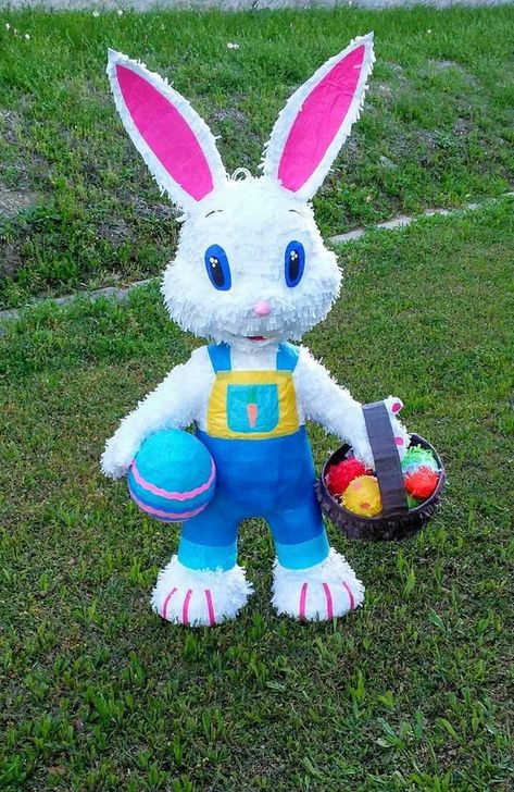 Easter Piñatas Ideas, Easter Pinata Ideas, Easter Pinata, Easter Egg Party, Princess Jasmine Birthday Party, Christmas Lollipops, Horse Birthday Parties, Piñata Ideas, Easter Party Decor