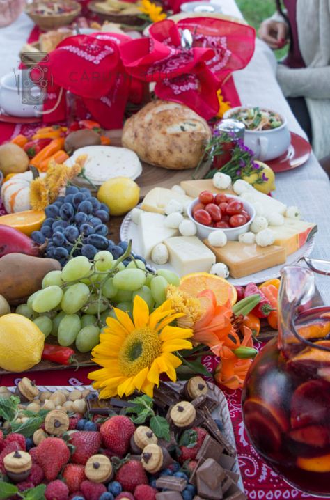 Chili Party Ideas, Halloween Chili, Fall Chili, Chili Party, Bowl Of Chili, Fruit Sangria, Mason Jar Glasses, Burlap Tablecloth, Charcuterie Plate