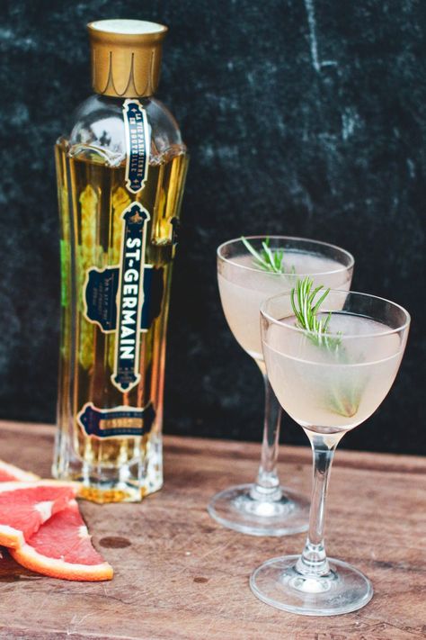 St Germain Cocktail Recipes, Gin Drink Recipes, Elderflower Cocktail, St Germaine, Cocktail Mixology, Paloma Cocktail, Boozy Drinks, Bourbon Cocktails, St Germain