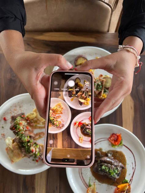 Food Influencer Aesthetic, Restaurant Pictures Instagram, Food Influencer, Food Content Creator, Food Promotion, Restaurant Photography, Food Content, Komodo, Restaurant Review