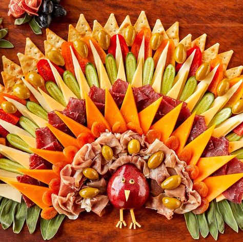 Festive & Easy Thanksgiving Charcuterie Board Recipes | Skip To My Lou Turkey Charcuterie Board, Turkey Charcuterie, Charcuterie Board Recipes, Turkey Veggie Tray, Cheeseboard Recipe, Thanksgiving Charcuterie Board, Thanksgiving Charcuterie, Fall Appetizers Easy, Thanksgiving Platter