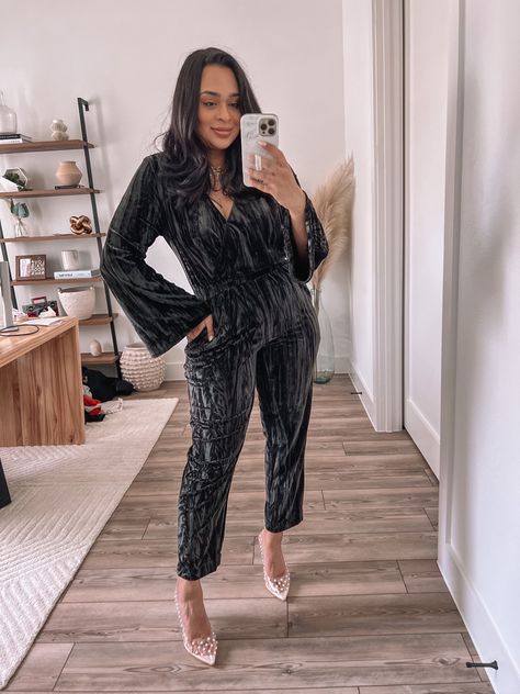 Black holiday jumpsuit Black Velvet Jumpsuit Outfit, Velvet Jumpsuit Outfit, Velvet Outfit Ideas, Black Velvet Outfit, Outfit Ideas Holiday, Velvet Outfit, Holiday Jumpsuit, Black Velvet Jumpsuit, Holiday Outfit Ideas