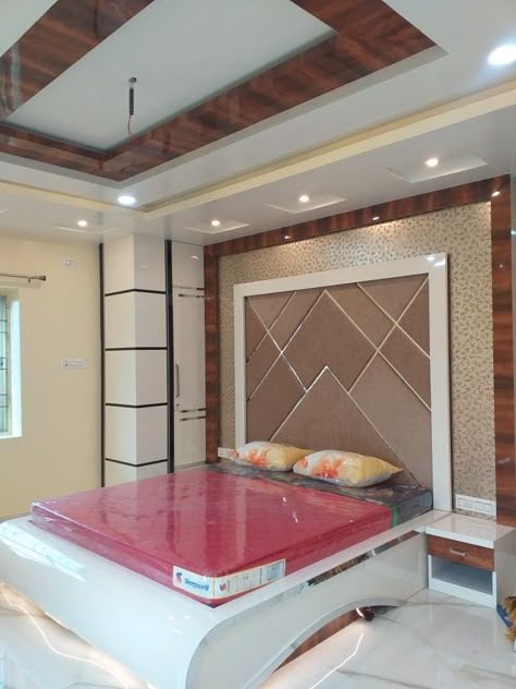 Bed Desine Ideas, Badroom Bad Idea, बेडरूम डिजाइन, Arbaz Khan, Luxury Bedroom Sets, Kitchen Wardrobe Design, Bedroom Design Styles, Box Bed Design, Tv Unit Furniture Design