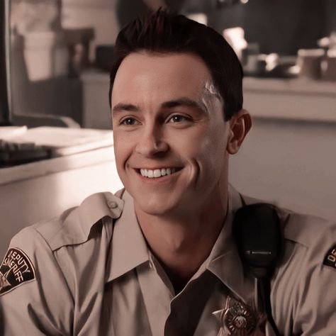 #Icon #TeenWolf Deputy Parrish, Parrish Teen Wolf, Ryan Kelley, Jordan Parrish, Ryan Kelly, Teen Tv, Teen Wolf Cast, Teen Wolf, Jordan