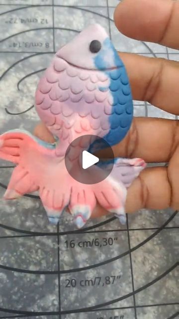 Fondant Fish, Coral Reef Art, Fondant Animals, Trending Reels, Fish Fish, Mermaid Cakes, Small Fish, Cake Lover, Chef Life