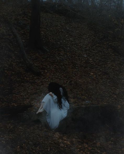 Foggy Forest Photoshoot, Melancholy Photoshoot, Runaway Core, Dark Forest Photography, Mystical Photos, Women In Forest, Wailing Woman, Woman In Forest, Woman In The Forest