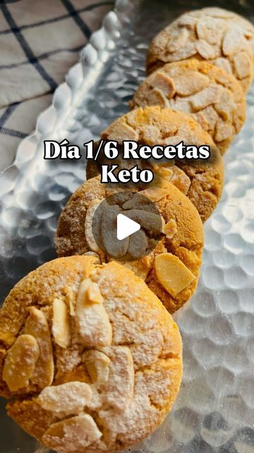 Nutricionista Funcional • Madeline Fagua on Instagram: "Receta de galletas KETO aquí 🟠  Ingredientes: ✏️ •1 huevo •3 cucharadas de mantequilla ghee  •1 cucharadita de vainilla  •2 cucharaditas de stevia líquida   •Media taza de harina de almendra  •1 cucharadita de polvo para hornear  •1 cucharadita de canela   Anímate a preparar esta delicia porque te prometo que te encantarán! 😋  #recetasketo #galletasketo #galletassaludables #postresketo #recetassaludables #keto #dietaketo" Spanish Barbie, Galletas Keto, Postres Keto, Recetas Keto, Mousse Cake, Ghee, Keto Dessert, Stevia, Salsa