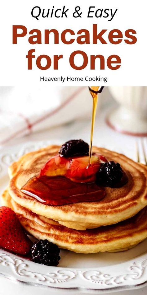 Pancake Recipe One Person, Single Serve Pancakes Healthy, Homemade Pancakes For One, Pancake Batter For One, Single Person Breakfast Ideas, 1 Serving Pancake Recipe, Small Serving Pancake Recipe, Single Serving Pancakes, Easy Pancakes For One