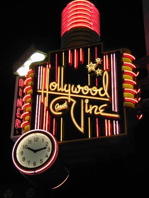 Hollywood And Vine, Old Neon Signs, Retro Signage, Neon Vintage, Cool Signs, Neon Signage, Neon Moon, Vintage Neon Signs, Neon Nights