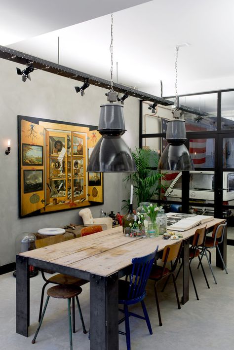 Latest Interior Design Trends, Industrial Dining, Interior Decorating Styles, Interior Design Boards, New Interior Design, Lampe Decoration, Lamp Decor, Home Decor Trends, Eclectic Decor