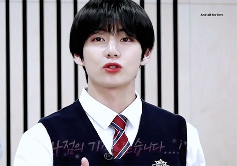 Run BTS! 2020 - EP.112 V Talking Gif, Taehyung Talking Gif, Daegu South Korea, Video Gif, Taehyung Wallpaper, Bts Gif, Male Artist, Taehyung Funny, Bts Girl