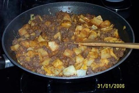 Taco Skillet Recipe, Taco Chips, Taco Skillet, Potato Tacos, Potato Snacks, Cheesy Potato, Mexican Dessert Recipes, Skillet Recipes, Mexican Foods