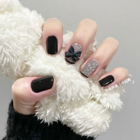 Nail Korean Style Black, Korean Nail Art Black, Black Nails Design, Clear Glitter Nails, Army Nails, Feet Nail Design, Classy Nail Art, Nail Kits, Classy Nail