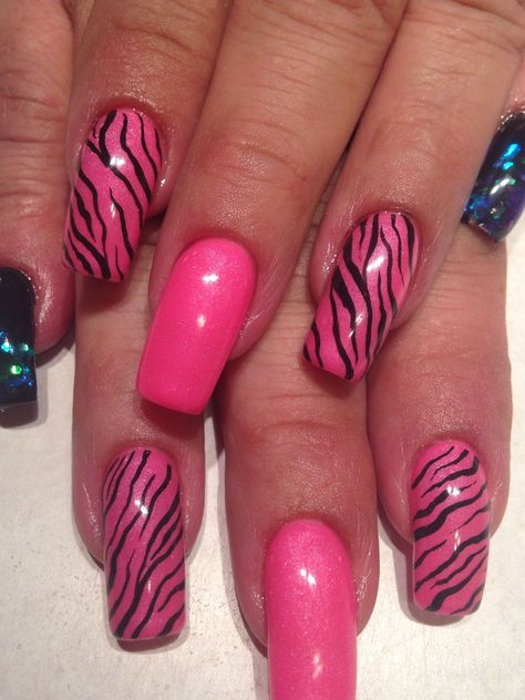 Nails Tiger, Nails Zebra Print, Zebra Acrylic Nails, Pink Zebra Nails, Zebra Nail Designs, Gel Nails Ideas, Acrylic Nails Pink, Zebra Nail Art, Zebra Print Nails