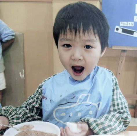 Txt Beomgyu Baby Picture, Beomgyu Childhood Photos, Moa Collection, V Bts Wallpaper, Choi Beomgyu, Childhood Photos, Dream Boy, Kpop Guys, Kids Pictures