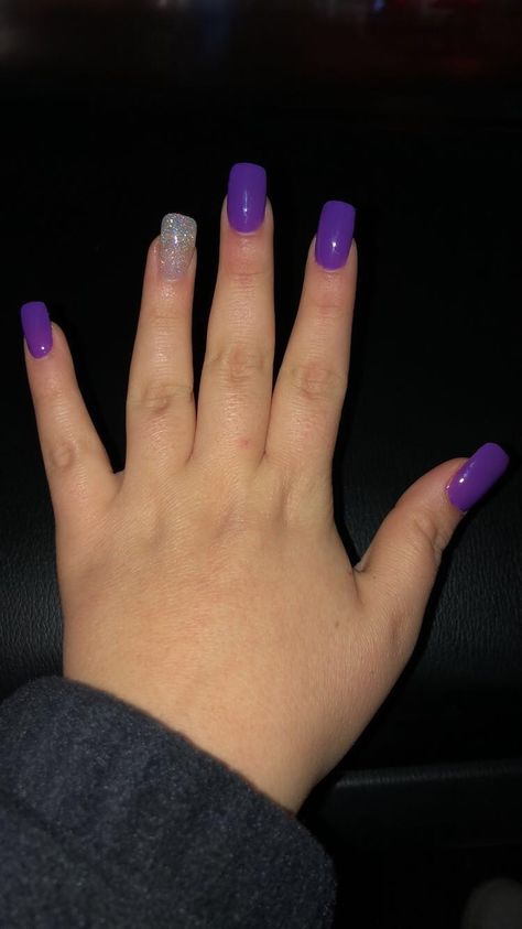 Purple silver nails Purple Silver Nails, Sliver Nails, Purple And Silver Nails, Ring Finger Nails, Cute Nail Colors, Nails Purple, Gel Nail Art Designs, Finger Nails, Beautiful Red Hair