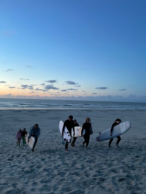 Friends At Beach, Surf California, Beach Shade, Nike Swim, Beach Surf, Water Me, Beach Baby, Crazy Things To Do With Friends, Dream Lifestyle