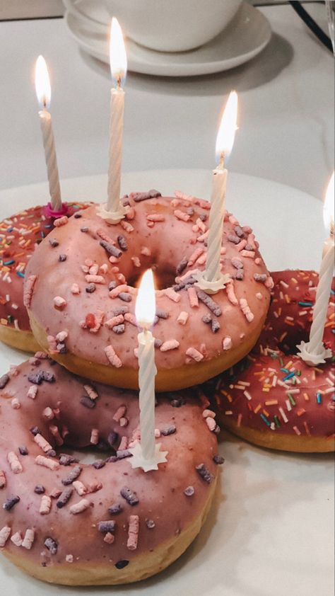 Donut With Candle, Birthday 21, Birthday Surprises, Birthday Donuts, Birthday Surprise, 21st Birthday, Sweet 16, Birthday Candles, Donuts