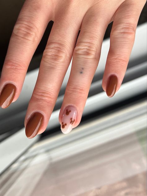 #disney #disneynail #nails #disneyland #disneyworld Disney October Nails, Easy Winnie The Pooh Nails, Mickey Mouse Fall Nails, Brown Disney Nails, Simplistic Disney Nails, Disneyland Gel Nails, Simple Disneyland Nails, Disney Fall Nails Design, November Disney Nails