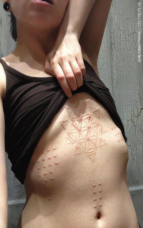 dotwork scarification   #scarification #bodymodification Body Modification, 1 Tattoo, Body Is A Temple, Dot Work Tattoo, Body Piercings, Pretty Stuff, Body Modifications, Skin Art, Body Mods