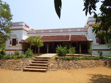 DakshinaChitra - Tamilnadu traditional Chettinadu house Stone House Design, Farm Renovation, House Indian, Chettinad House, Kerala Traditional House, Indian House Plans, Home Gym Design Garage, Architectural Concepts, Mud House