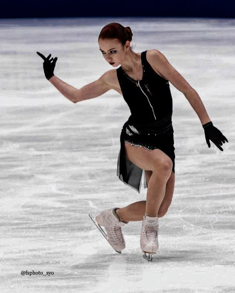 Alexandra Trusova Aesthetic, Ice Skating Aesthetic, Skating Quote, Figure Skating Aesthetic, Aleksandra Trusova, Team Tutberidze, Figure Ice Skating, Figure Ice Skates, Natalia Romanova