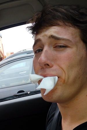 Begging for Beyoncé, Seeing Imaginary Ponies: These Are the Best Things That Ever Happened from Getting Wisdom Teeth Pulled Wisdom Teeth Video, Wisdom Teeth Funny, Wisdom Teeth, Videos Funny, Ponies, Funny Posts, Beyonce, Funny Stuff, Things That