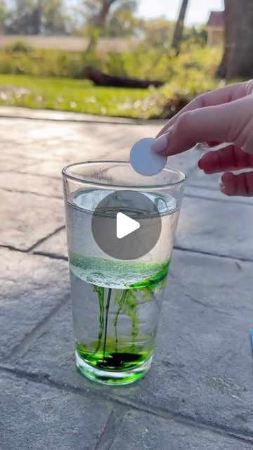 Solid To Liquid Experiment Kids, Oil Experiment For Kids, Water And Oil Experiment Kids, Alka Seltzer Experiment Kids, Diffusion Experiments, Easy Experiments For Kids, Oil And Water Experiment, Water Experiments For Kids, Easy Science Experiments For Kids