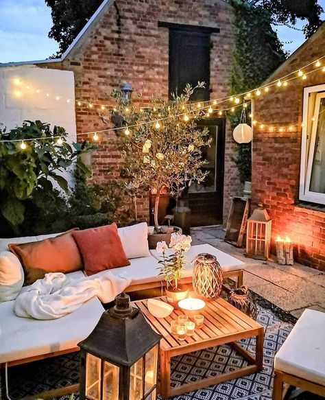 Patio Bohemio, Outdoor Patio Diy, Small Courtyard Gardens, Back Garden Design, Patio Garden Design, Backyard Garden Design, Garden Landscape Design, Outdoor Patio Decor, Backyard Patio Designs