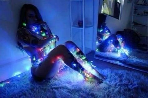 Only Fan Pics Ideas, Christmas Boudiour Photoshoot, Boduir Photography, Bourdier Photoshoot Ideas, Xmas Photoshoot Ideas, Plus Size Photo Shoot Ideas, Spicy Pose Ideas, Christmas Lights Photoshoot, Plus Size Photography