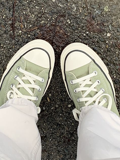 Pastel Green Converse, Light Green Converse Outfit, Green Converse Aesthetic, Eleanor Aesthetic, Light Green Converse, Green Converse Outfit, Sage Shoes, Aesthetic Converse, Painted Converse