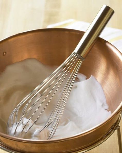 Many people swear by the quality of hand-whisked egg whites. This article explains the proper form involved in efficient hand whisking. http://www.thekitchn.com/whisking-by-hand-165029 Balloon Whisk, Decor Ikea, Stainless Steel Bowls, Whisks, Small Kitchen Decor, Copper Bowl, Ikea Pax, Joanna Gaines, Egg Whites