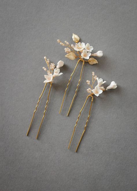 Petite Pins_Blush and pale gold floral hair pins 3 Pearl Bridal Headpiece, Bridal Hair Pins Pearl, Bridal Floral Headpiece, Hair Pins Wedding, Bridesmaid Hair Pins, Bridal Hair Pin, Wedding Hair Head Piece, Floral Hair Pins, Floral Hair Combs