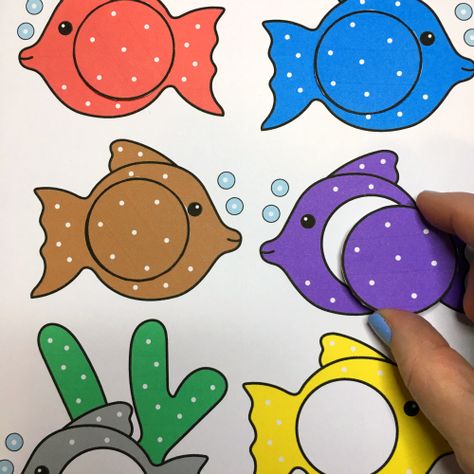 fish color match for preschool and kindergarten Matching Games For Toddlers, Preschool Ocean, English Activity, Teacher Items, Fish Color, Fish Activities, All About Me Preschool, Ocean Unit, Preschool Colors