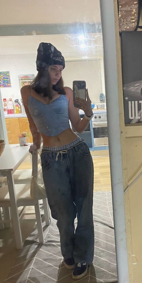 Super Baggy Jeans Outfit, Cute Outfits Jeans, Jeans Corset Top, Bootleg Jeans Outfit, Joji Concert, Jeans And Crop Top Outfit, Fashion Baggy Jeans, Jeans Corset, Jennie Style