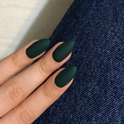 Dark Green Matte Nail Designs, Dark Green Nails Matte, Mat Green Nails, Dark Green Matte Nails, Green Matte Nails, Matte Green Nails, Matted Nails, Green Dips, Dark Green Nails