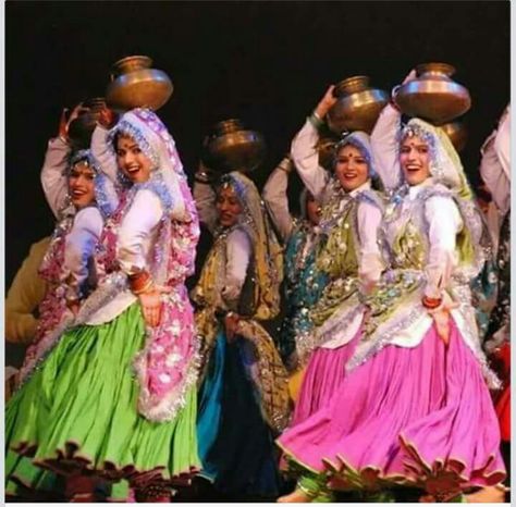 Haryanvi costume and dance Haryanvi Dress, Haryana Village, Haryana Culture, Haryanvi Culture, Haryanvi Dance, India Traditional Dress, Dance Of India, Dance Wallpaper, Dancer Dress